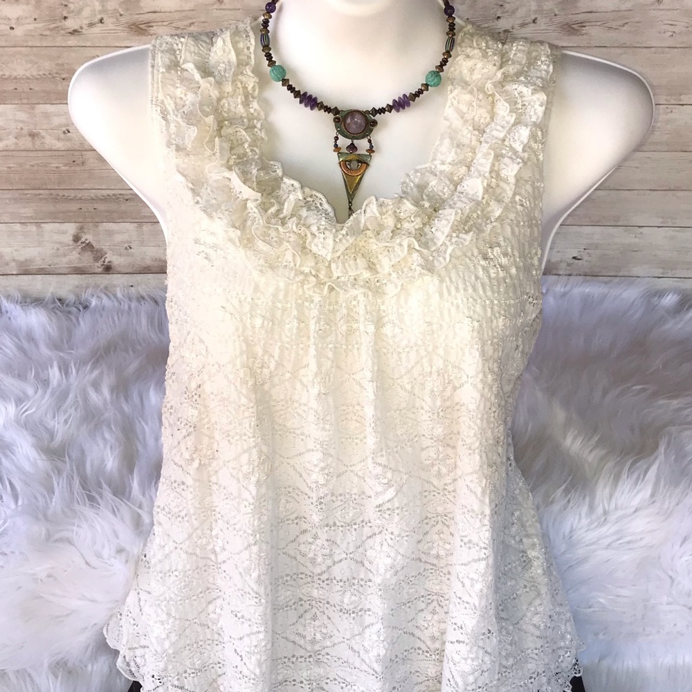 Cream Lace Sleeveless Top with Ruffle Collar PXL